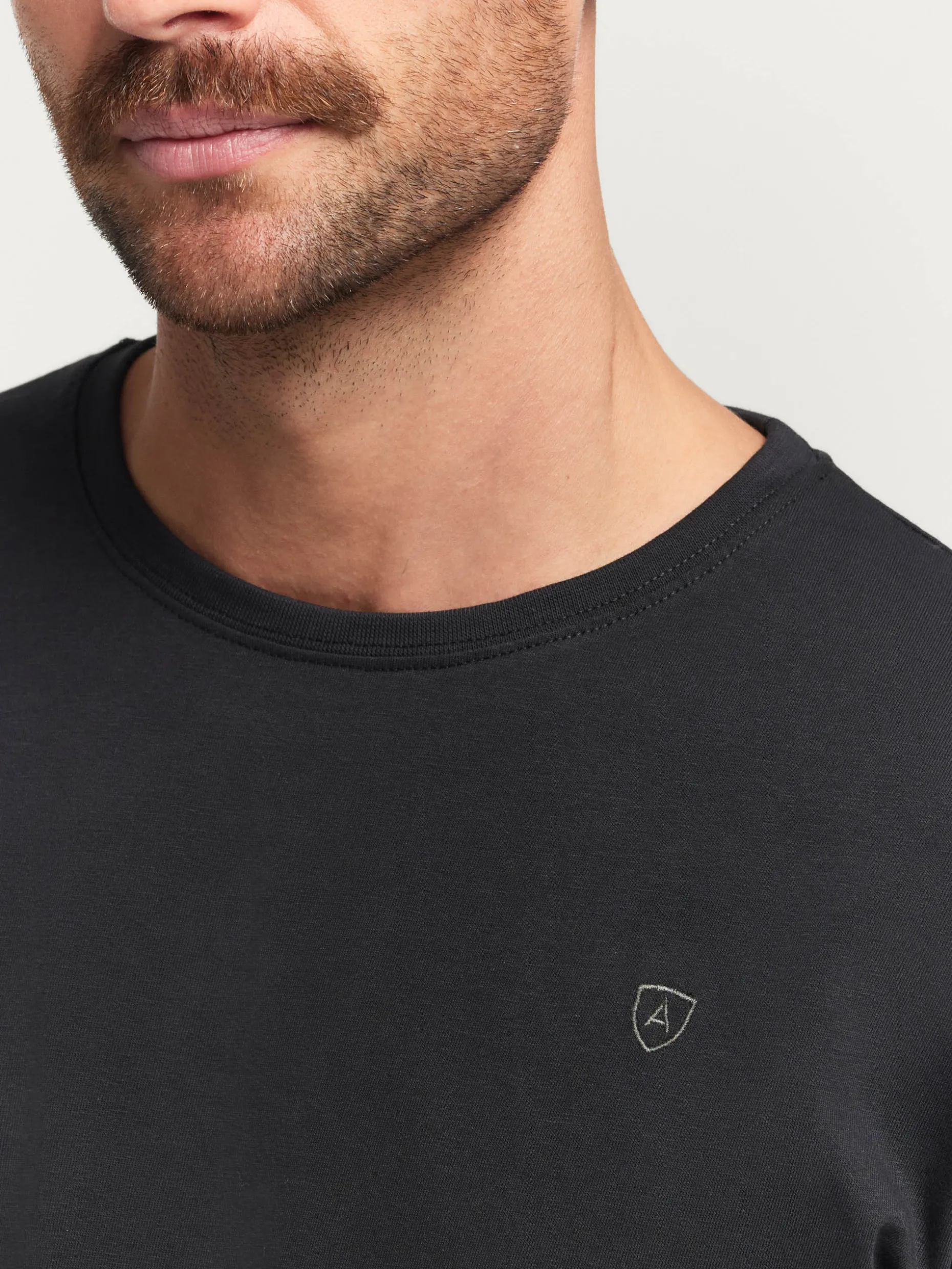 CAMISETA BASICA NEGRO