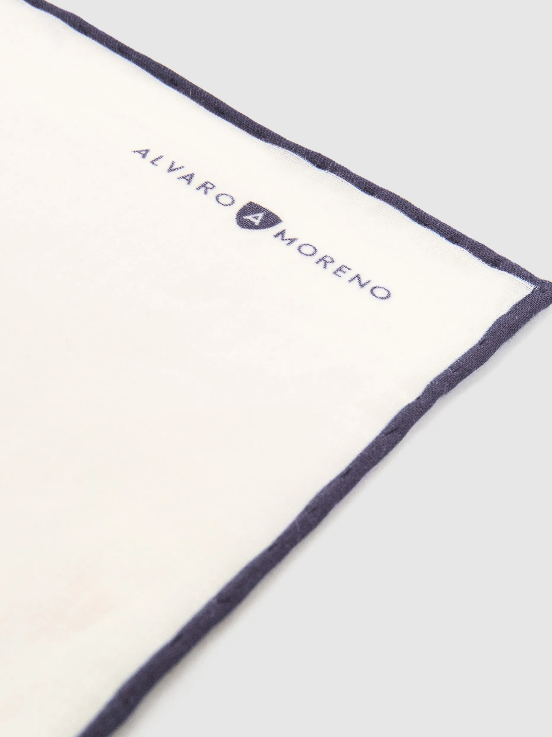 PAÑUELO LINO AZUL MARINO