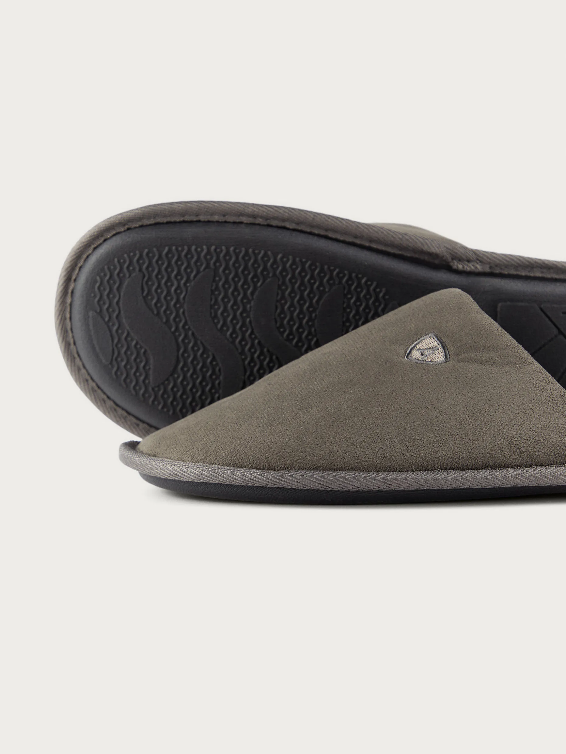 ZAPATILLAS ANTELINA GRIS